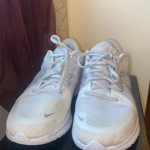 Nike Quest Woman’s Running Shoes (Size 10)